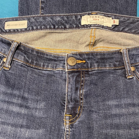 Torrid Size 18 Relaxed Boot Cut Jeans - Picture 3 of 4
